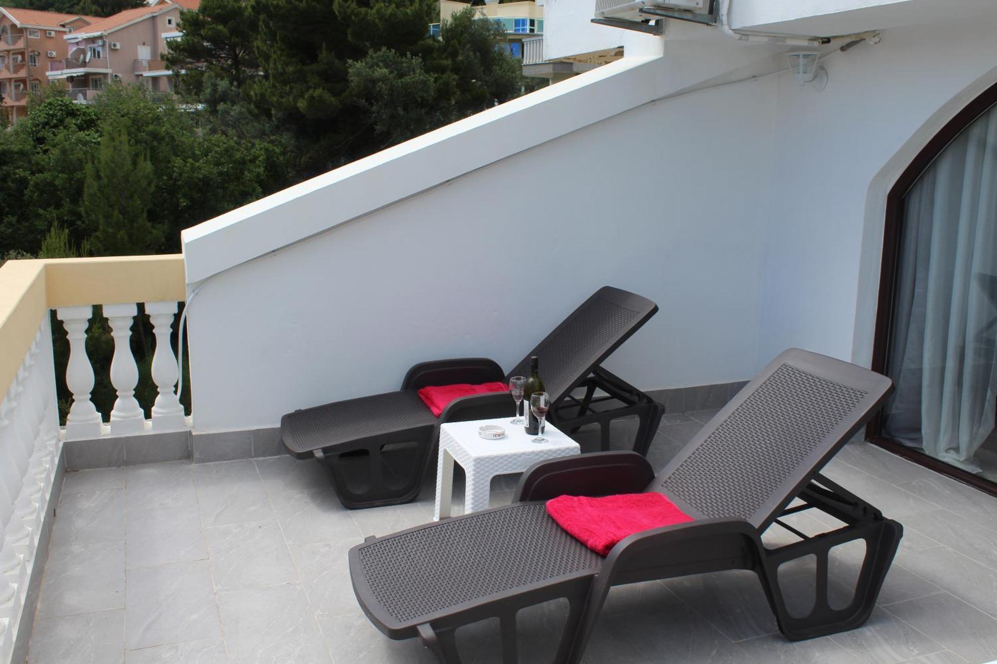 Apartmani Lime Petrovac Extérieur photo